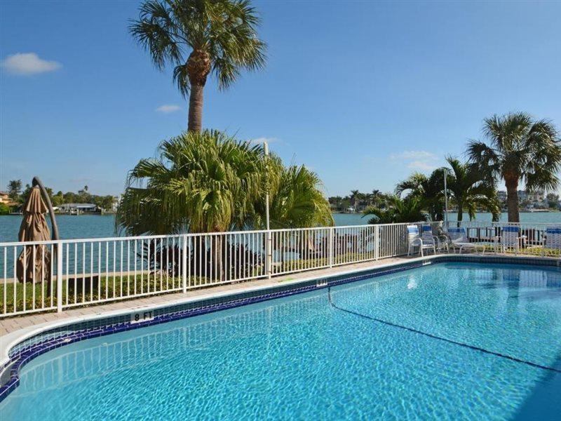 Westwinds Waterfront Resort St. Pete Beach Eksteriør bilde