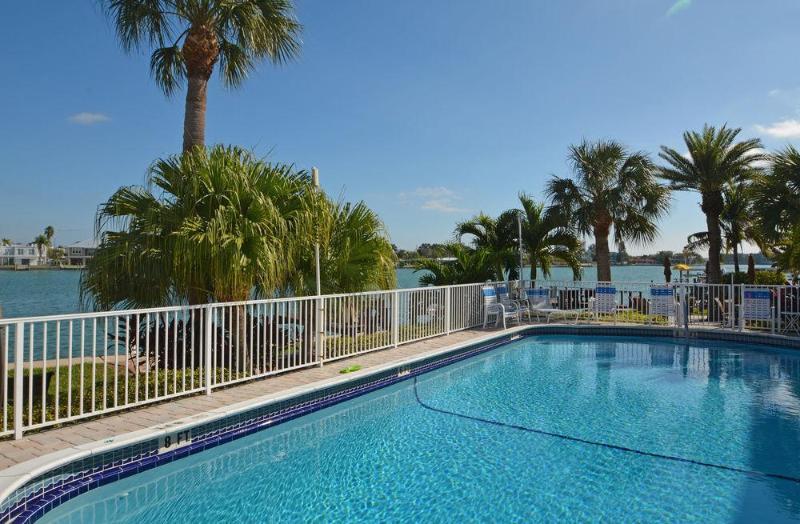 Westwinds Waterfront Resort St. Pete Beach Eksteriør bilde