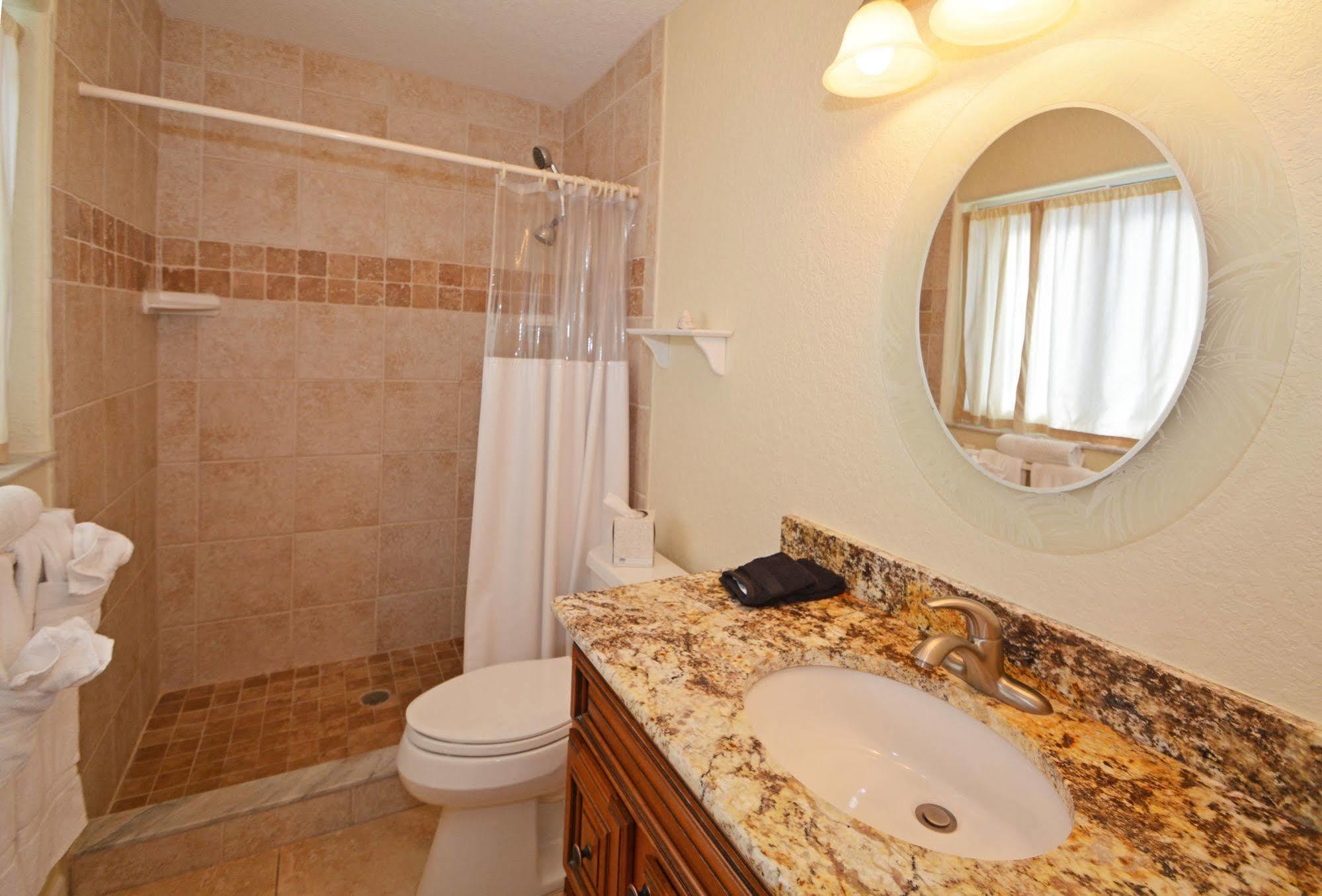 Westwinds Waterfront Resort St. Pete Beach Eksteriør bilde